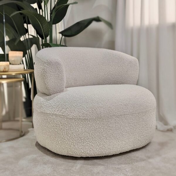 7 pomysłów na zastosowanie krzeseł z tkaniny boucle