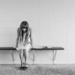 Depresja a związek – co zrobić, kiedy osobą z depresją w wycofuje się w związku?