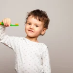 Czy szczoteczka soniczna może pomóc w zapobieganiu próchnicy u dzieci?